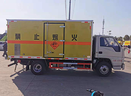 新化爆破器材运输车
